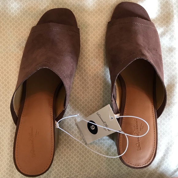 Universal Thread Brown Mules - Picture 2 of 2